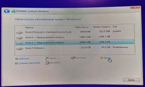 Instalator Windows. Wybór partycji do instalacji. Dysk 1 - Nieprzydzielone miejsce, 2794.5 GB. Kliknij "Nowa", aby utworzyć partycję.