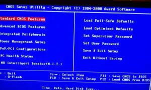 Ekran BIOS Gigabyte. Menu zawiera opcje takie jak "Standard CMOS Features", "Advanced BIOS Features" i "MB Intelligent Tweaker". Można tu znaleźć wskazówki, jak zaktualizować BIOS Gigabyte.