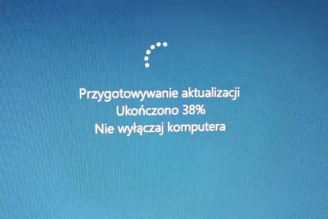 Ekran Windows 8 pokazuje "Przygotowywanie aktualizacji", ukończono 38%. Nie mogę zaktualizować Windows 8.