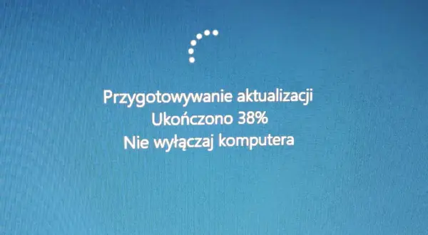 Ekran Windows 8 pokazuje "Przygotowywanie aktualizacji", ukończono 38%. Nie mogę zaktualizować Windows 8.