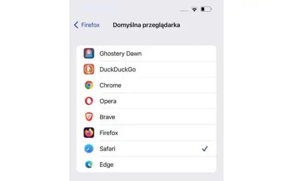 Ekran ustawień telefonu pokazuje, jak zmienić główną przeglądarkę. Safari jest zaznaczone jako domyślne.